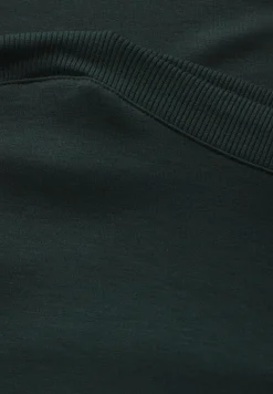 Shirt mit U-Boot-Ausschnitt