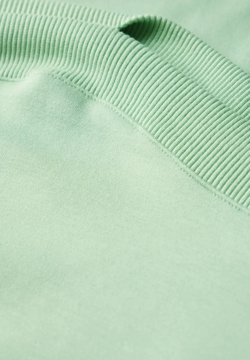 Shirt mit U-Boot-Ausschnitt