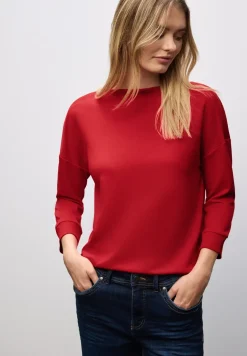 Shirt mit U-Boot-Ausschnitt
