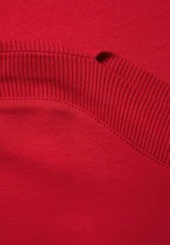 Shirt mit U-Boot-Ausschnitt