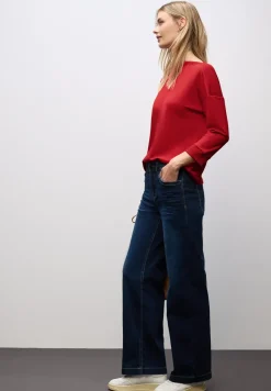 Shirt mit U-Boot-Ausschnitt
