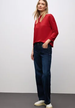 Shirt mit U-Boot-Ausschnitt