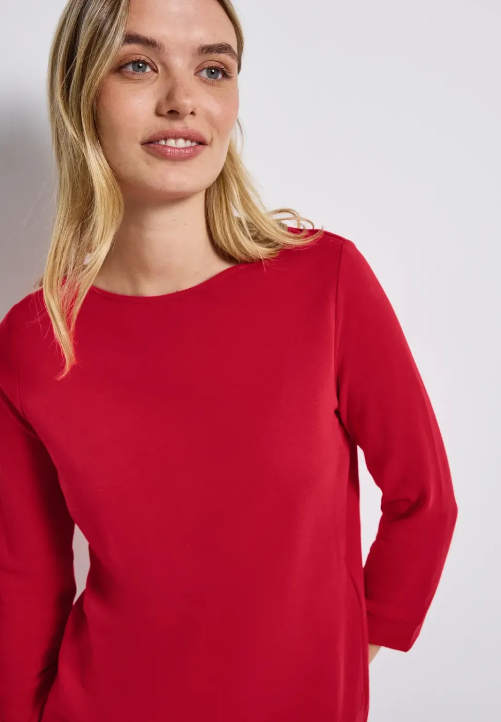 Shirt mit U-Boot-Ausschnitt