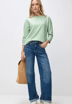 Shirt mit U-Boot-Ausschnitt