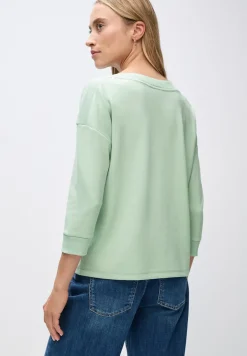 Shirt mit U-Boot-Ausschnitt