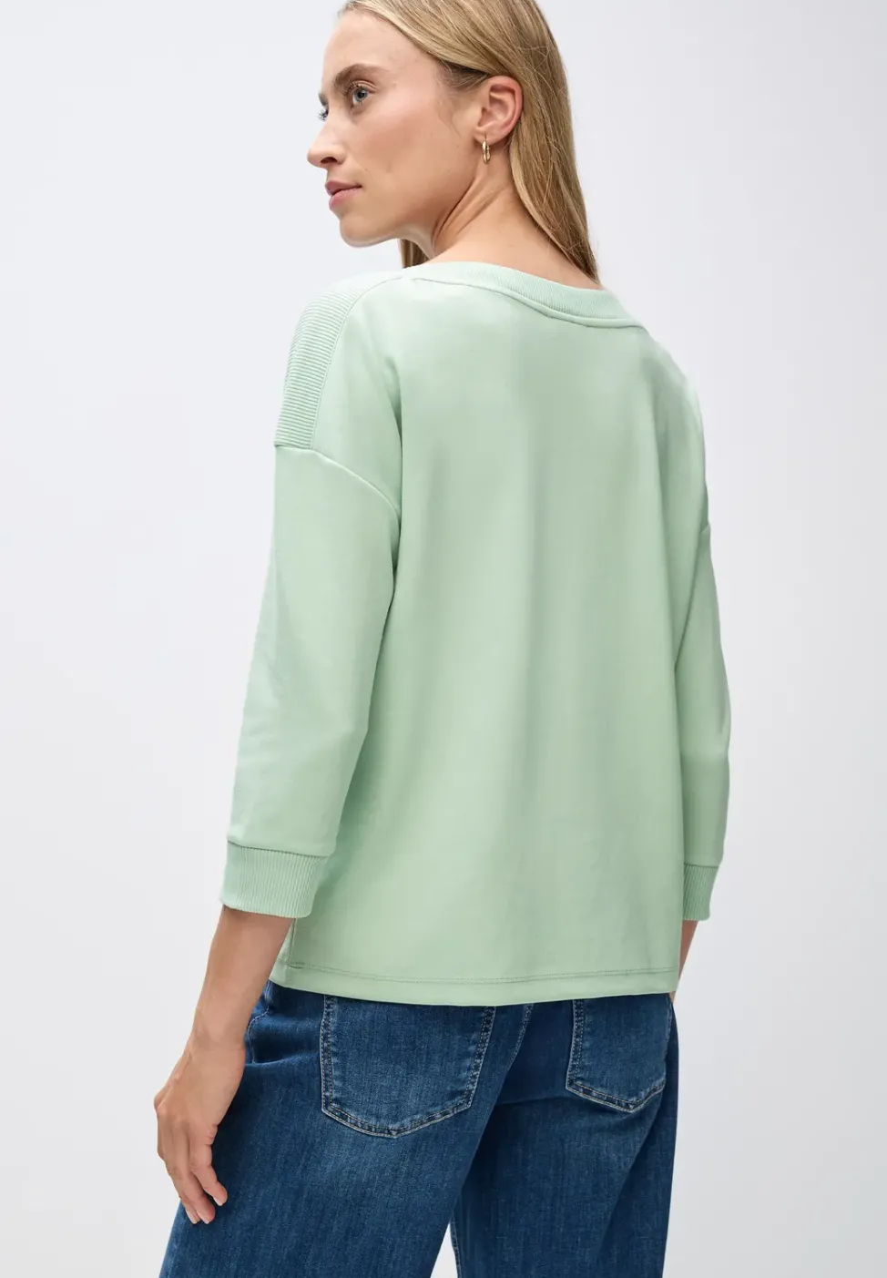 Shirt mit U-Boot-Ausschnitt