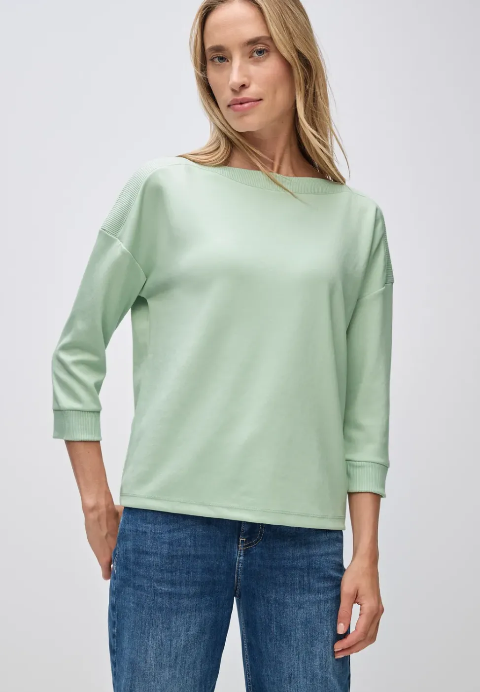 Shirt mit U-Boot-Ausschnitt
