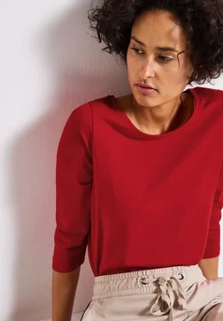 Shirt mit U-Boot-Ausschnitt