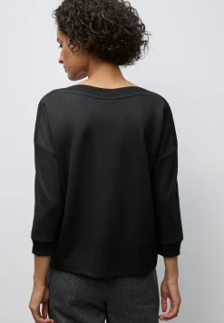 Shirt mit U-Boot-Ausschnitt