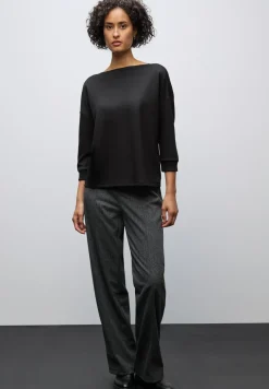 Shirt mit U-Boot-Ausschnitt