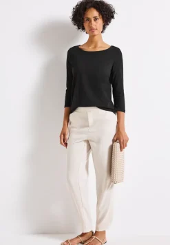 Shirt mit U-Boot-Ausschnitt