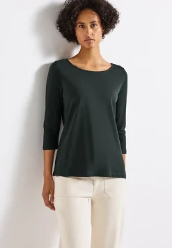 Shirt mit U-Boot-Ausschnitt