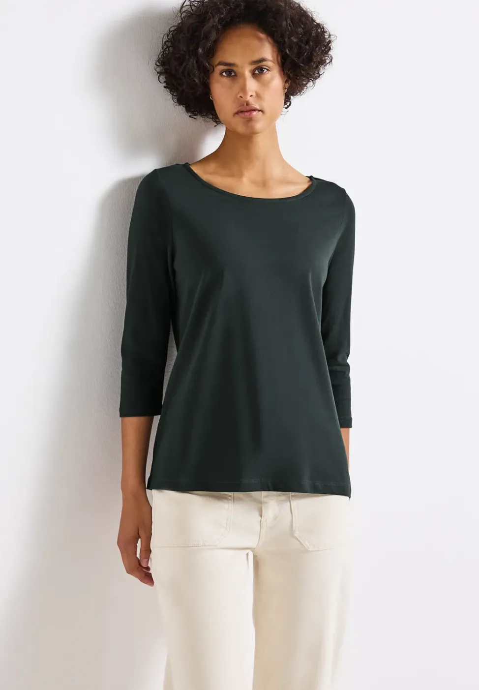 Shirt mit U-Boot-Ausschnitt