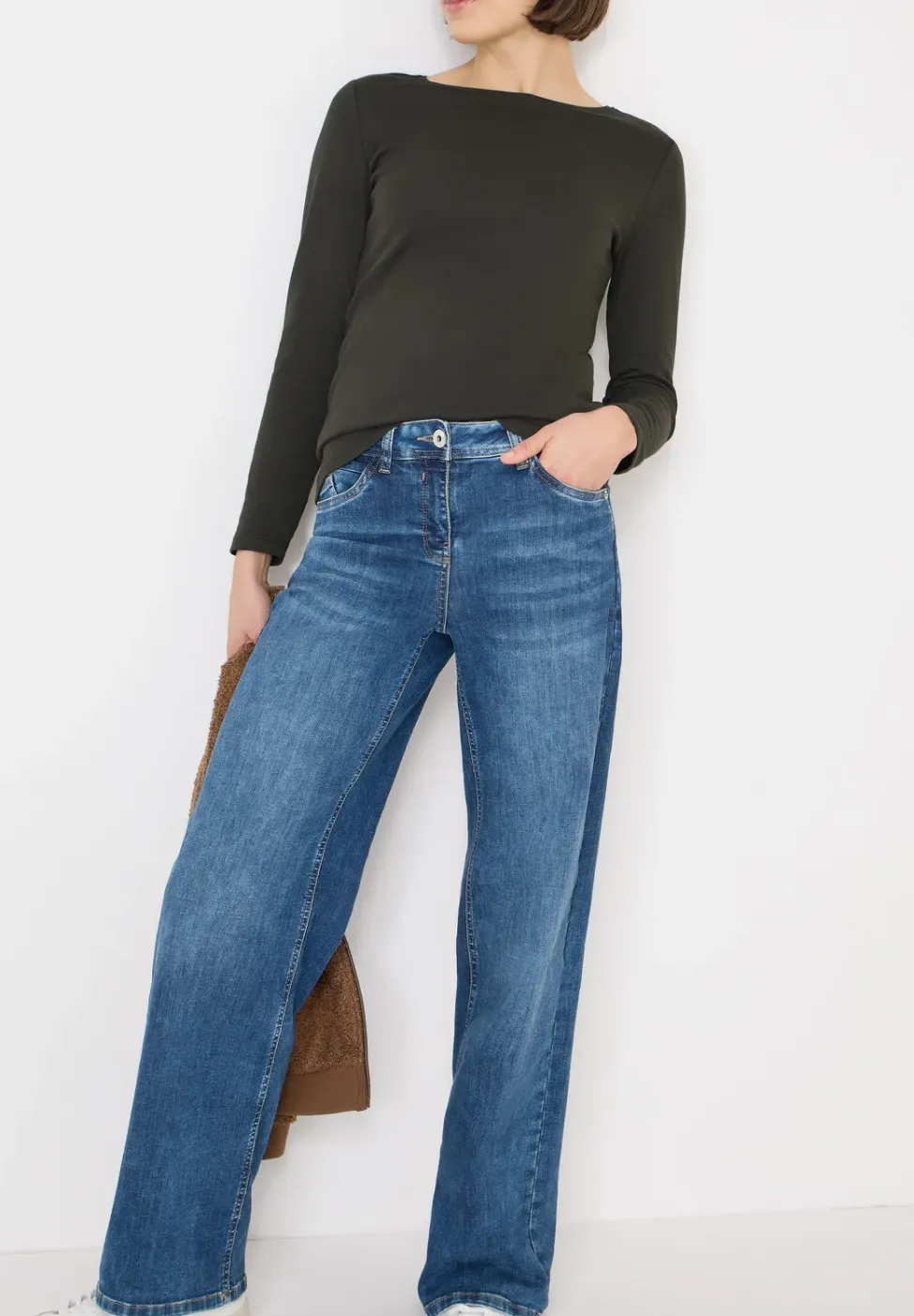 Shirt mit U-Boot-Ausschnitt