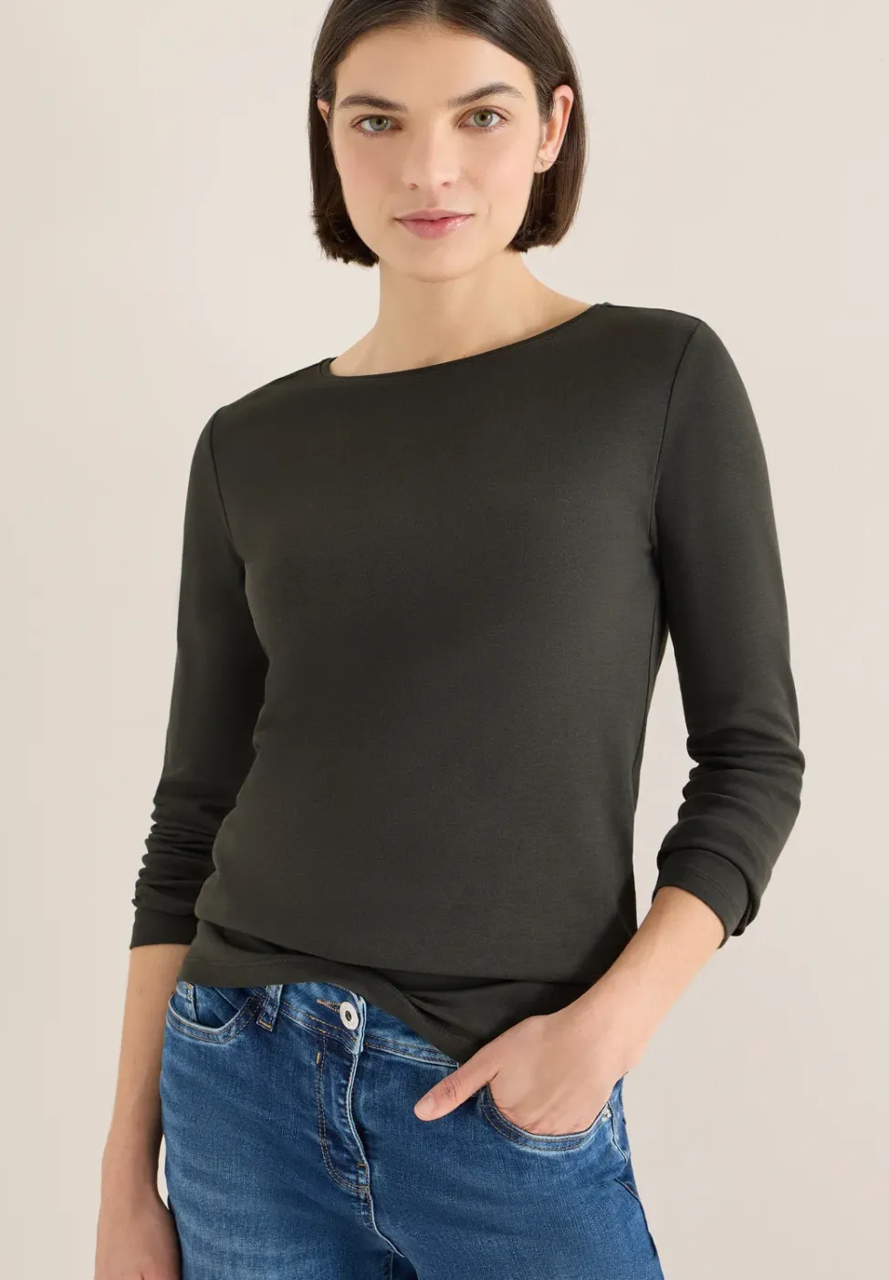Shirt mit U-Boot-Ausschnitt