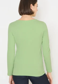 Shirt mit U-Boot-Ausschnitt