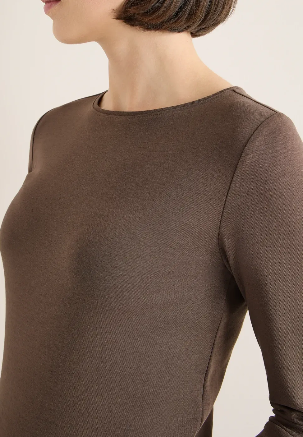 Shirt mit U-Boot-Ausschnitt
