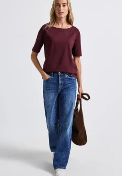 Shirt mit U-Boot-Ausschnitt