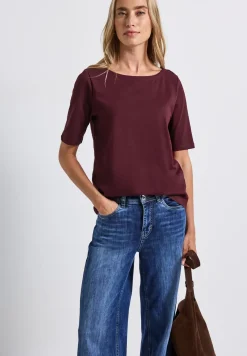 Shirt mit U-Boot-Ausschnitt