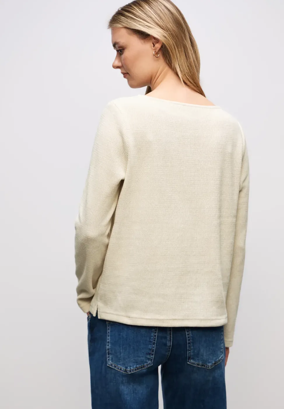 Shirt mit U-Boot-Ausschnitt