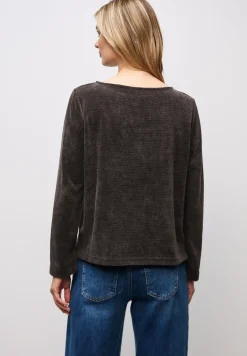 Shirt mit U-Boot-Ausschnitt