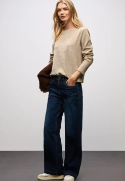 Shirt mit U-Boot-Ausschnitt