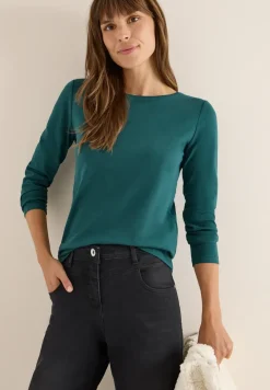 Shirt mit U-Boot-Ausschnitt