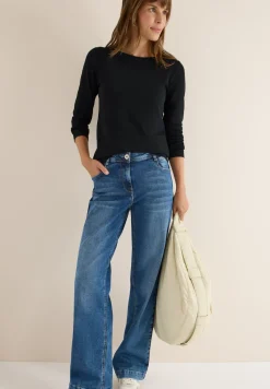 Shirt mit U-Boot-Ausschnitt