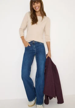 Shirt mit U-Boot-Ausschnitt