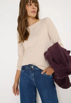 Shirt mit U-Boot-Ausschnitt