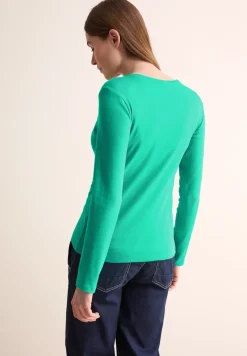 Shirt mit V-Ausschnitt