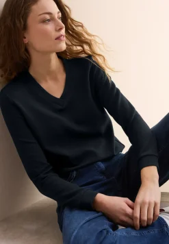 Shirt mit V-Neck