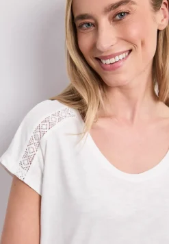 Shirt mit V-Neck und Crochet-Details