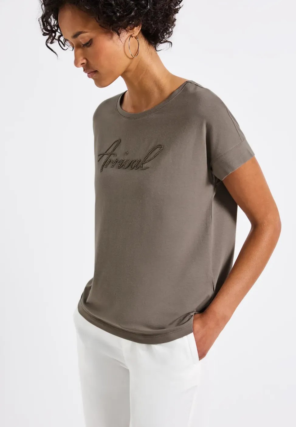 Shirt mit Wording-Stickerei