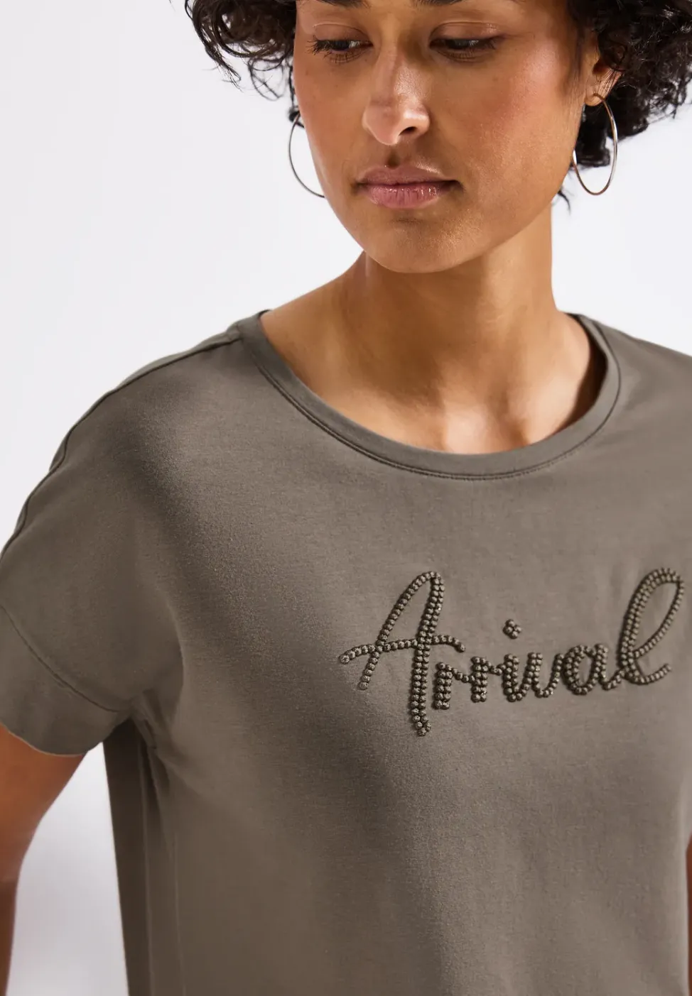 Shirt mit Wording-Stickerei