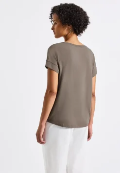 Shirt mit Wording-Stickerei