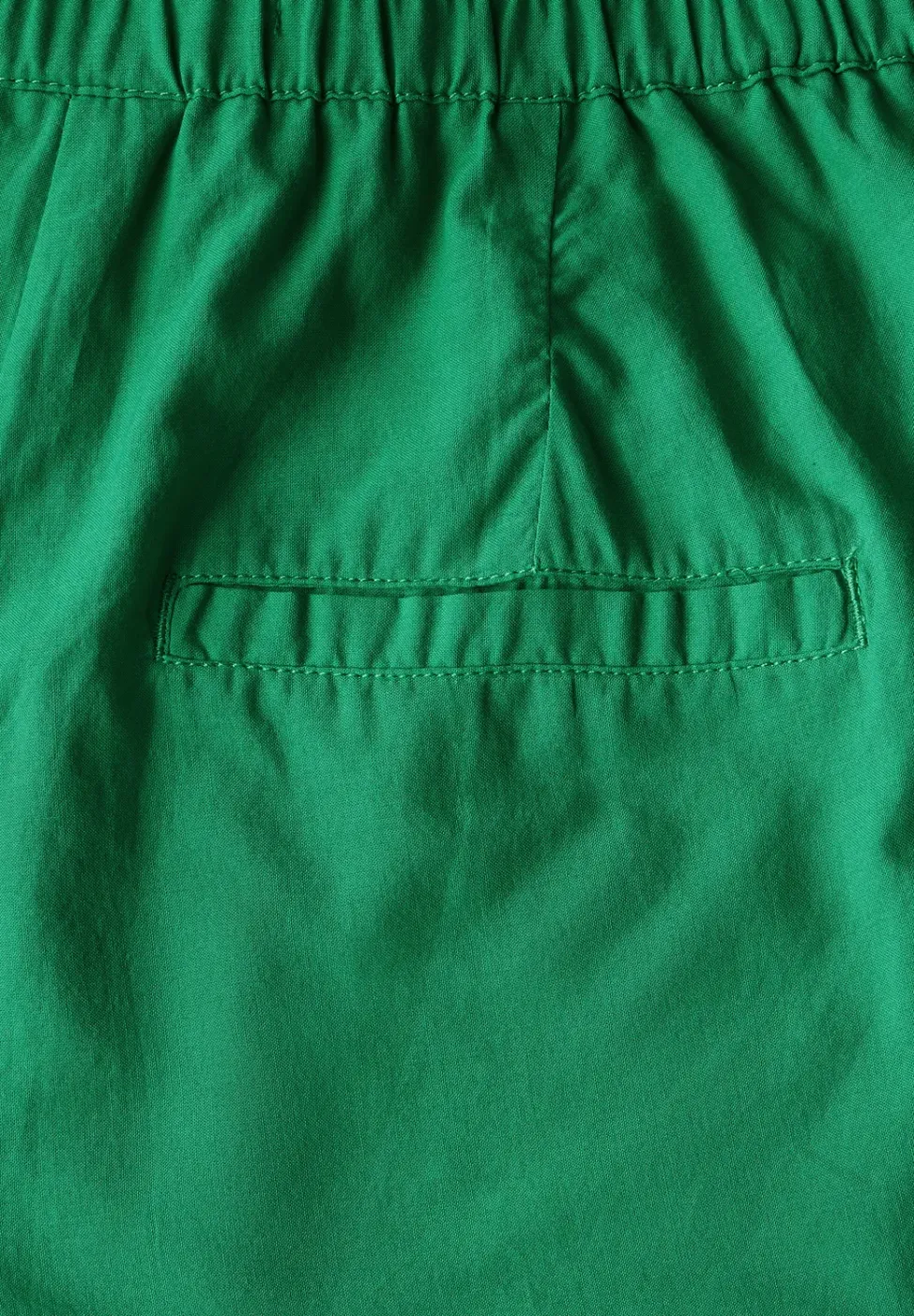 Shorts mit Stickerei