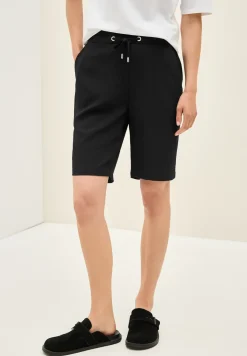 Shorts mit Struktur