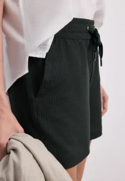 Shorts mit Struktur im Loose Fit