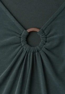 Silk-Look Shirt mit V-Neck und Deko-Detail