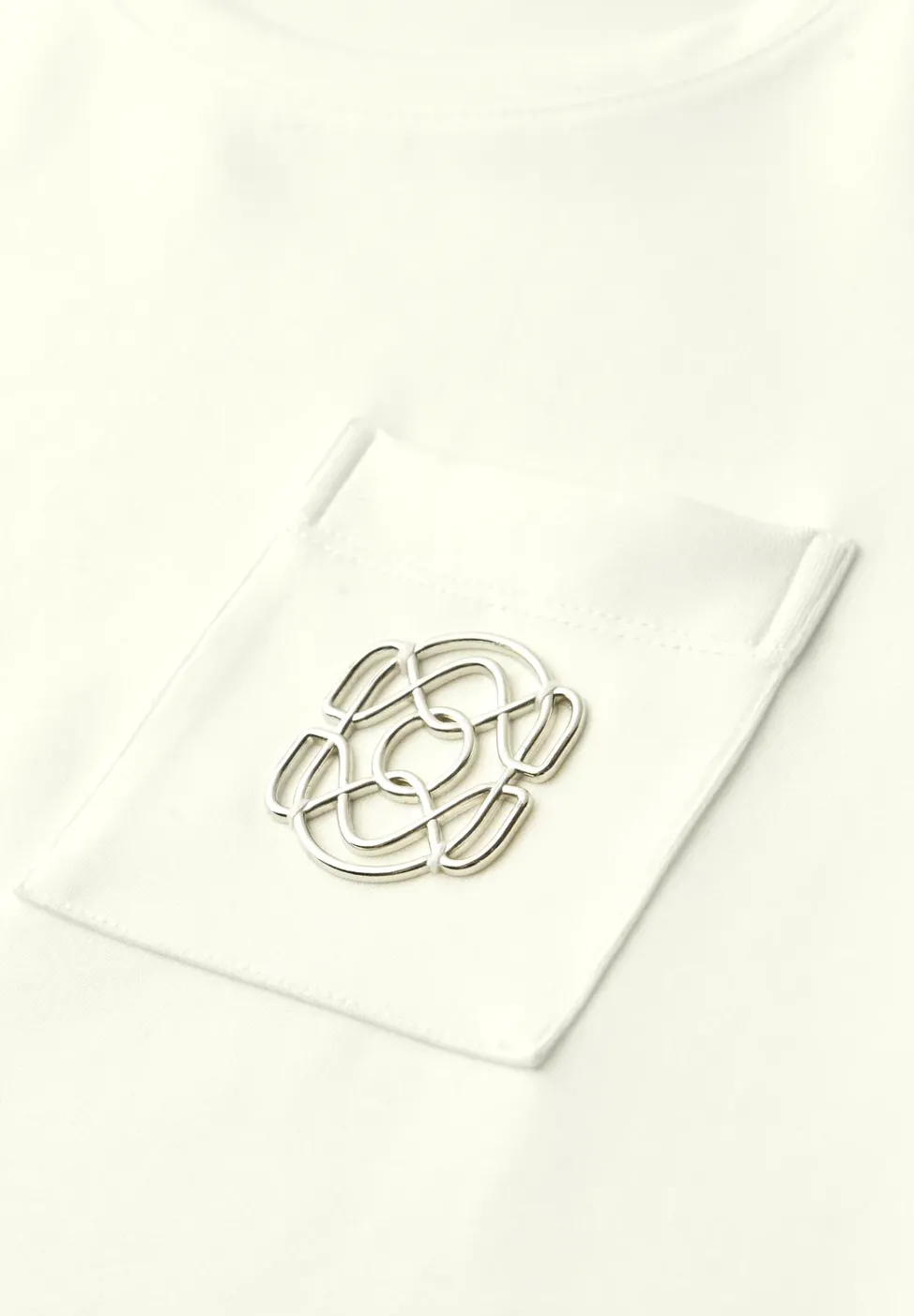 Silk-Look T-Shirt mit Deko-Detail