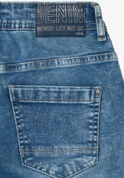 Slim Fit Jeans mit Detail