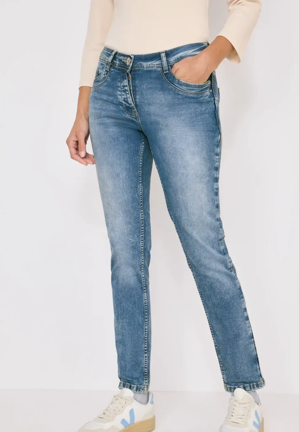 Slim Fit Jeans mit Detail
