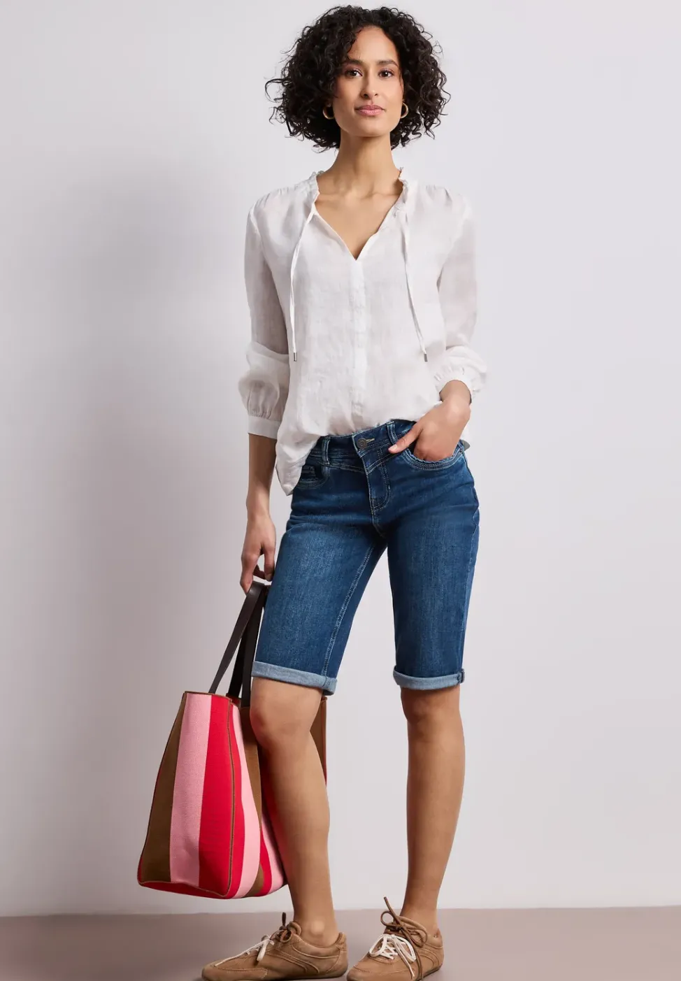 Slim Leg Bermuda mit Turn-Up-Detail