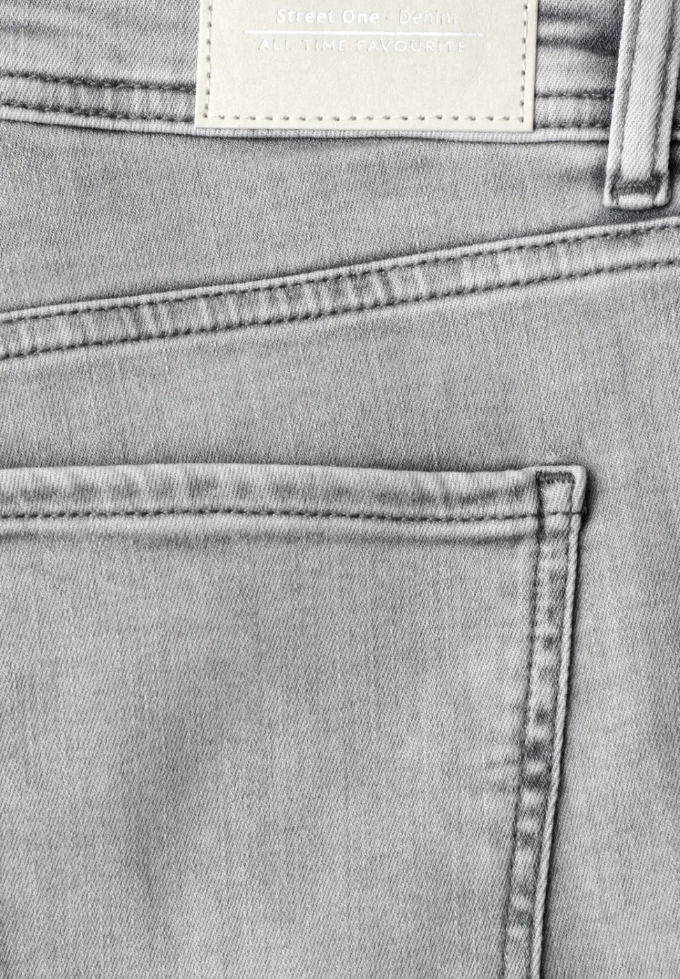 Slim Leg Bermuda mit Turn-Up-Detail