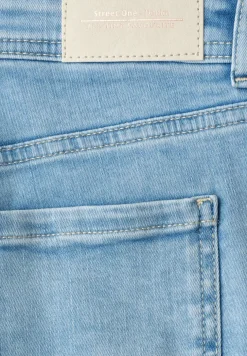 Slim Leg Bermuda mit Turn-Up-Detail