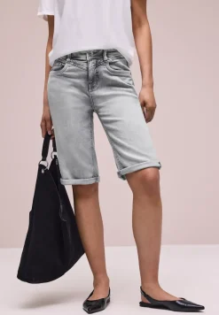 Slim Leg Bermuda mit Turn-Up-Detail
