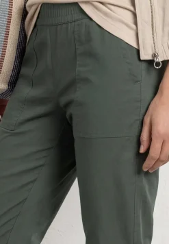Slim Leg Chino mit Elastikbund