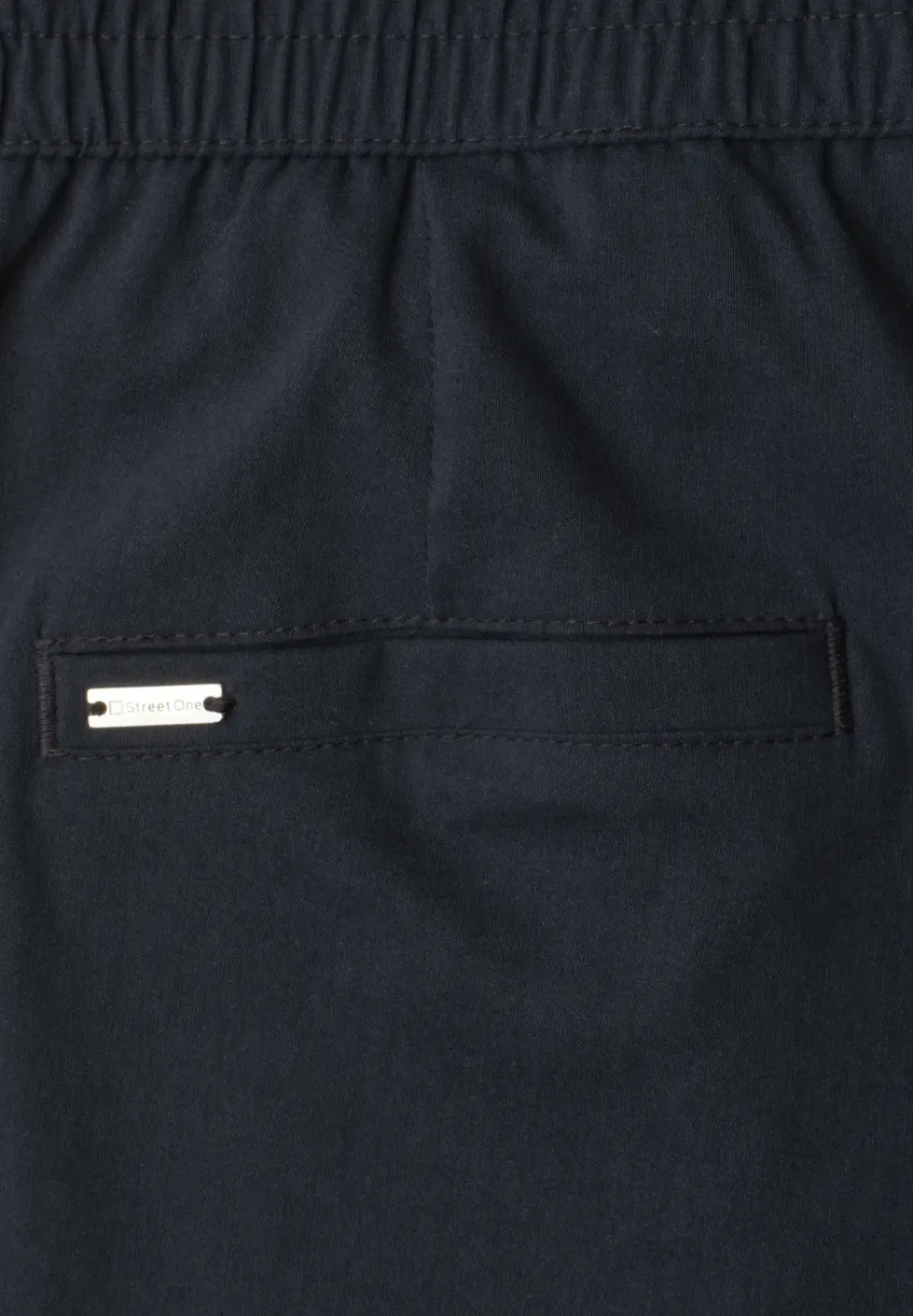 Slim Leg Chino mit Elastikbund