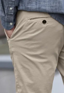 Slim Leg Chino mit Stretchbund